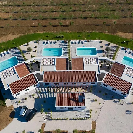 Royal Green Apartment *